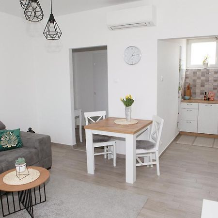 Apartman Lucija Karlovac Exterior foto